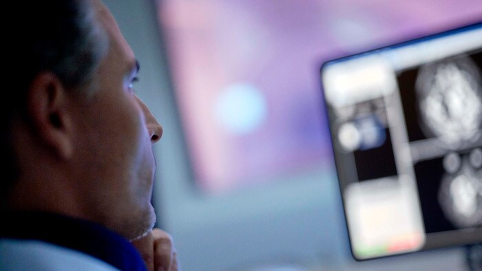 Accelerating 2D and 3D MRI